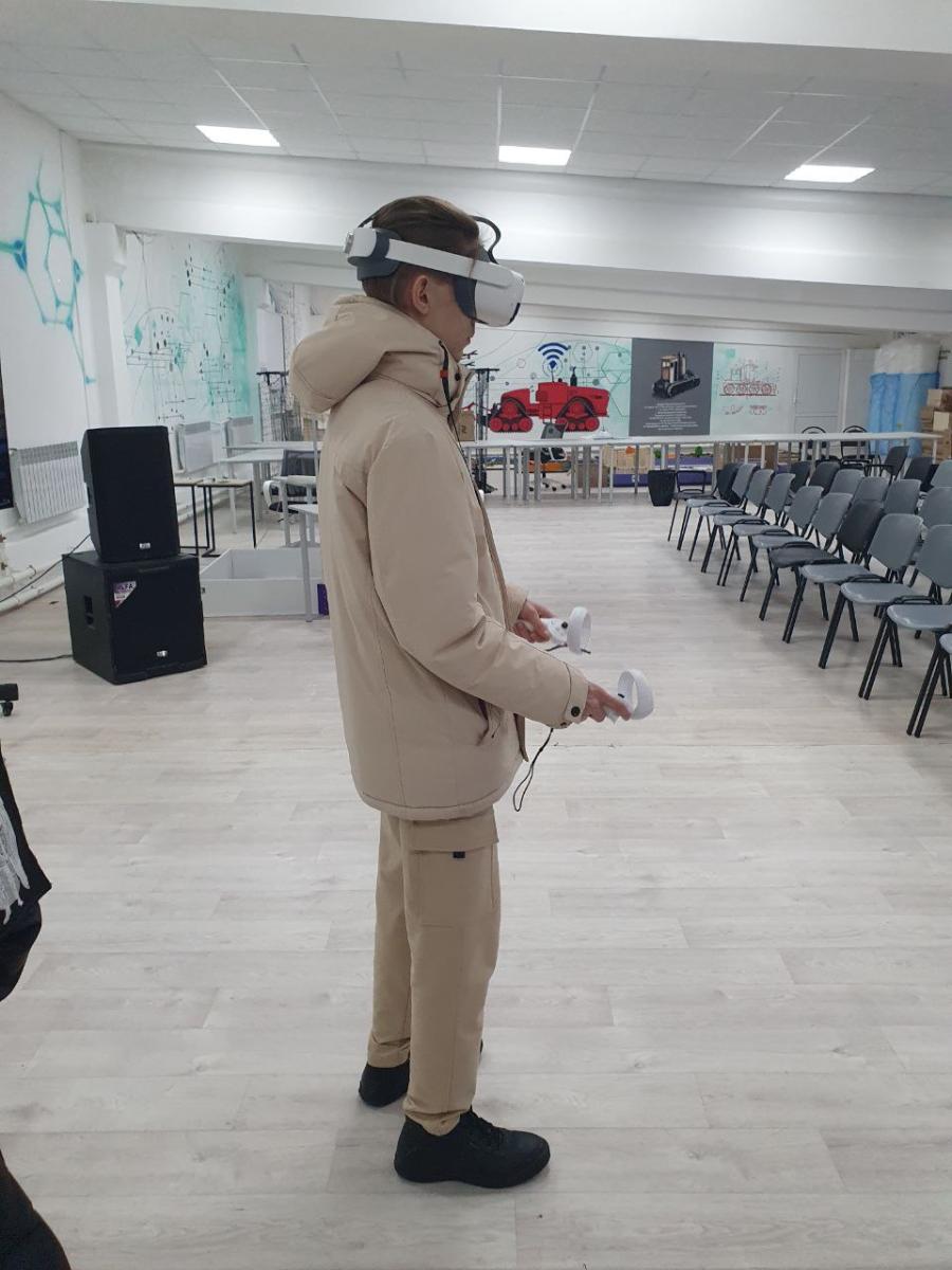 Для школьников из центра «Галактика 64» провели экскурсию Фото 2