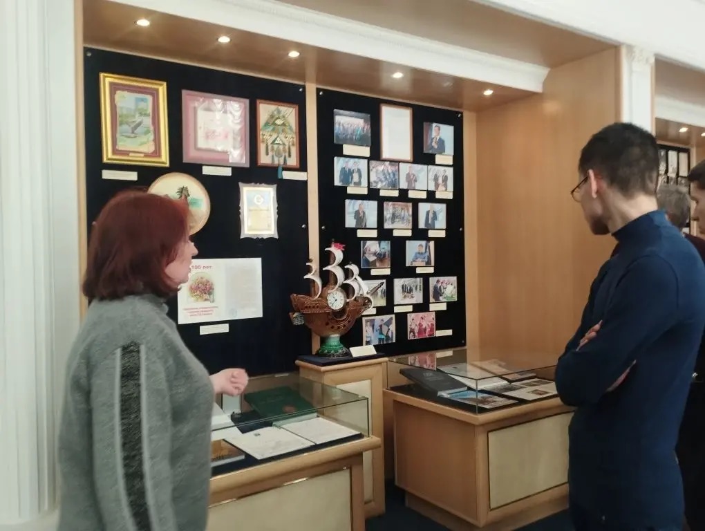 Студенты заочной формы обучения посетили музей истории университета Фото 5