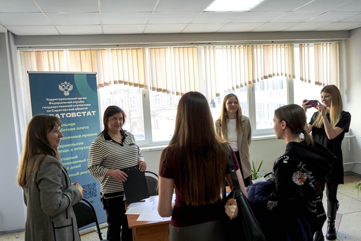 В Вавиловском университете прошла ярмарка вакансий для будущих экономистов Фото 8