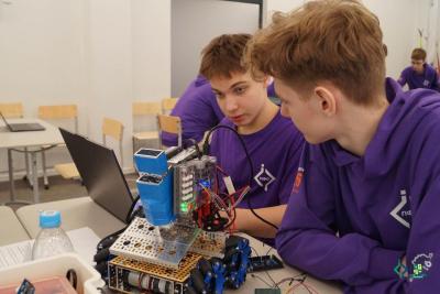 Студент Вавиловского университета стал экспертом масштабной олимпиады ПФО по робототехнике