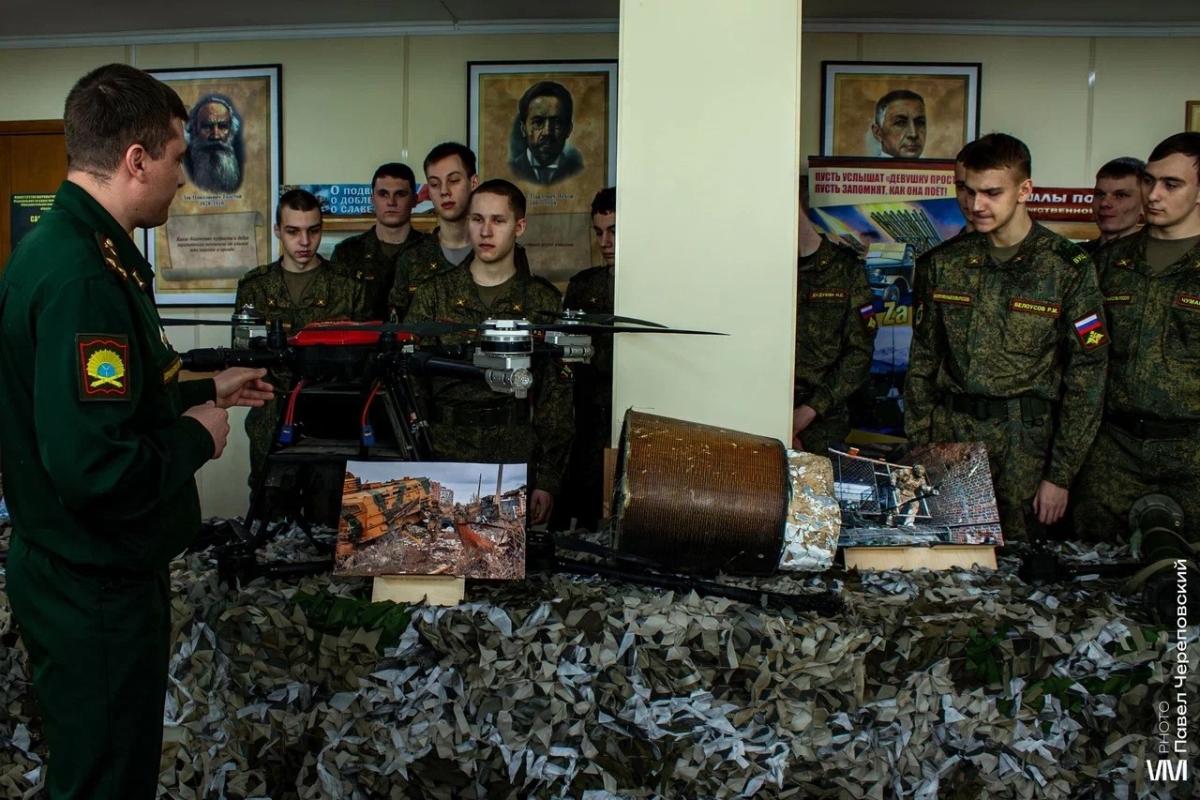 Делегация Вавиловского университета посетила выставку «Zнай Своих» Фото 2