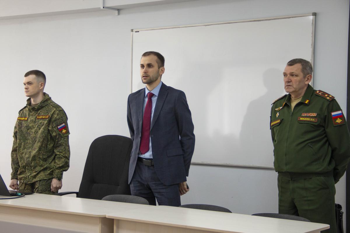 Студенты Вавиловского университета встретились с бойцами войск беспилотных систем Фото 2