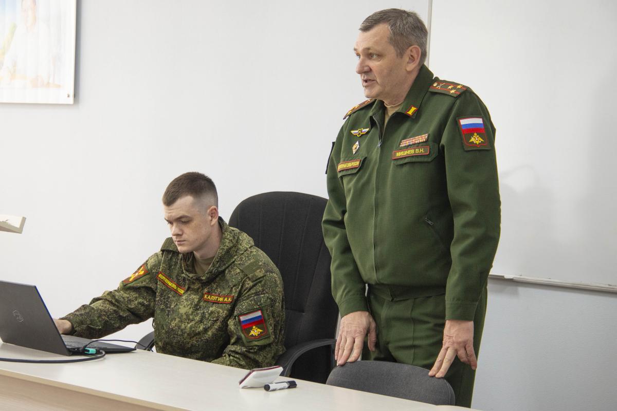 Студенты Вавиловского университета встретились с бойцами войск беспилотных систем Фото 5