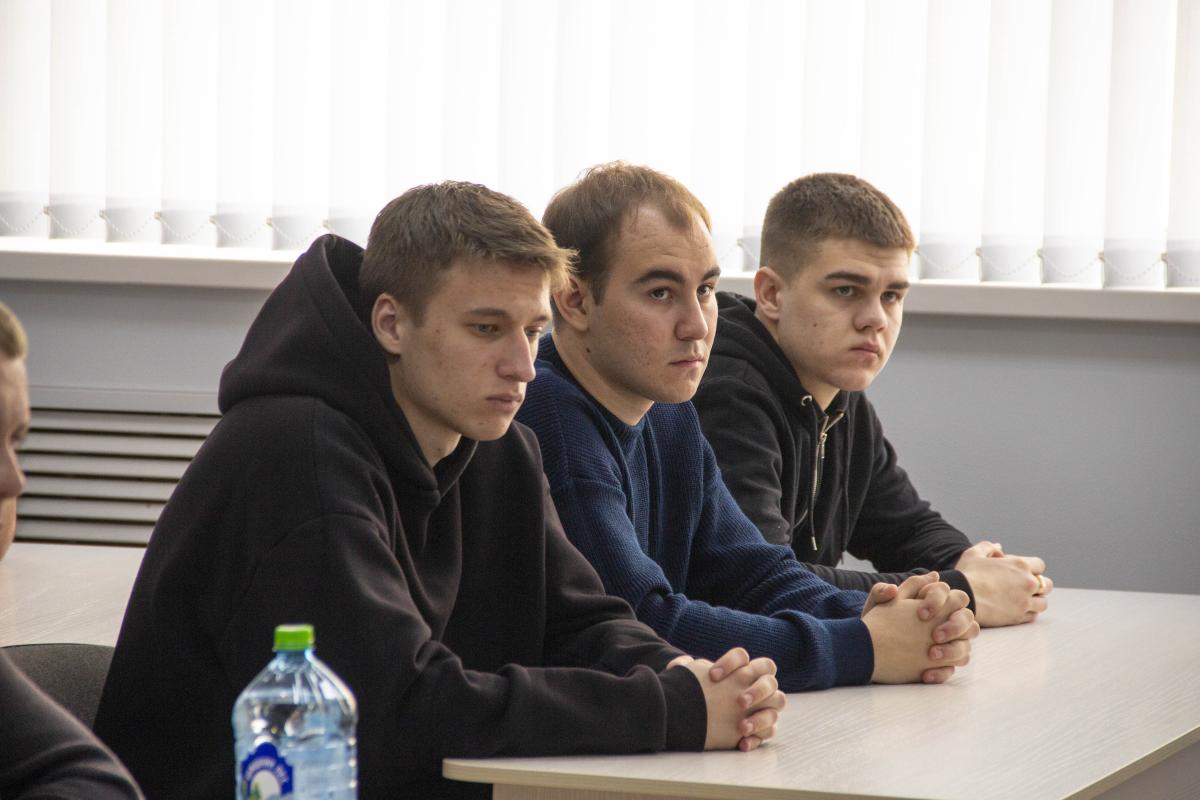 Студенты Вавиловского университета встретились с бойцами войск беспилотных систем Фото 7