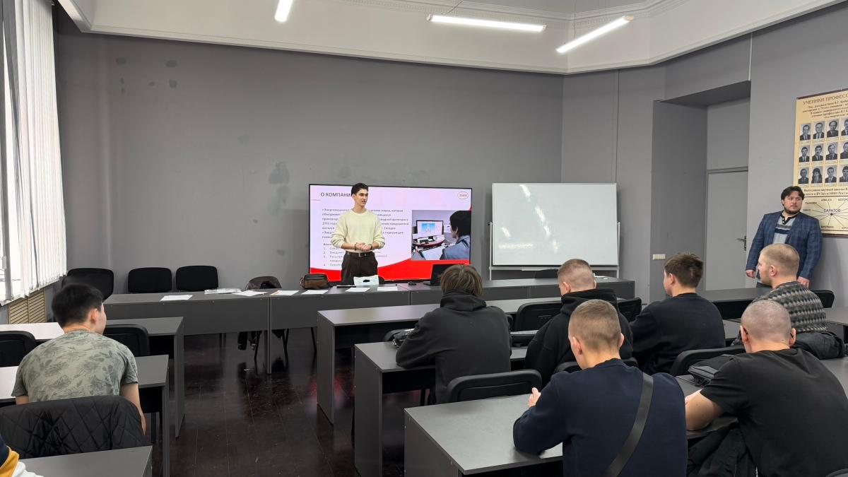 встреча студентов с сотрудником АО «Научно-производственное объединение “Энергомашкомплект” на кафедре "Техническое обеспечение АПК" Фото 4