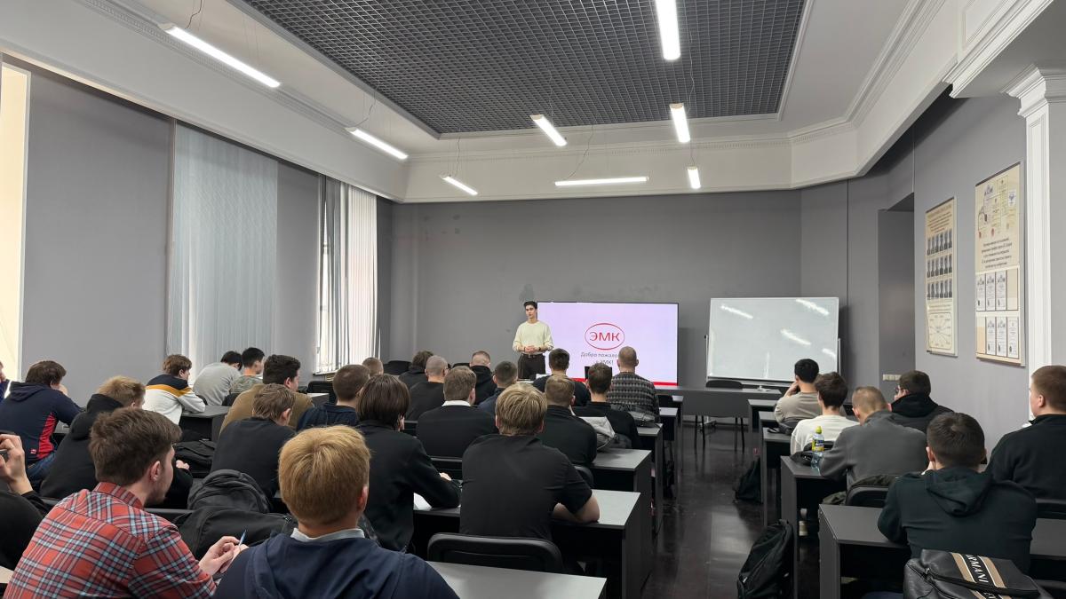 встреча студентов с сотрудником АО «Научно-производственное объединение “Энергомашкомплект” на кафедре "Техническое обеспечение АПК" Фото 5