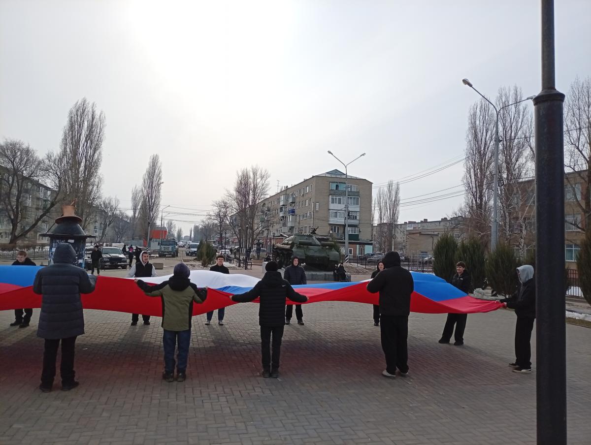 Студенты Марксовского филиала Вавиловского университета присоединились к акции «Крымская весна» Фото 1