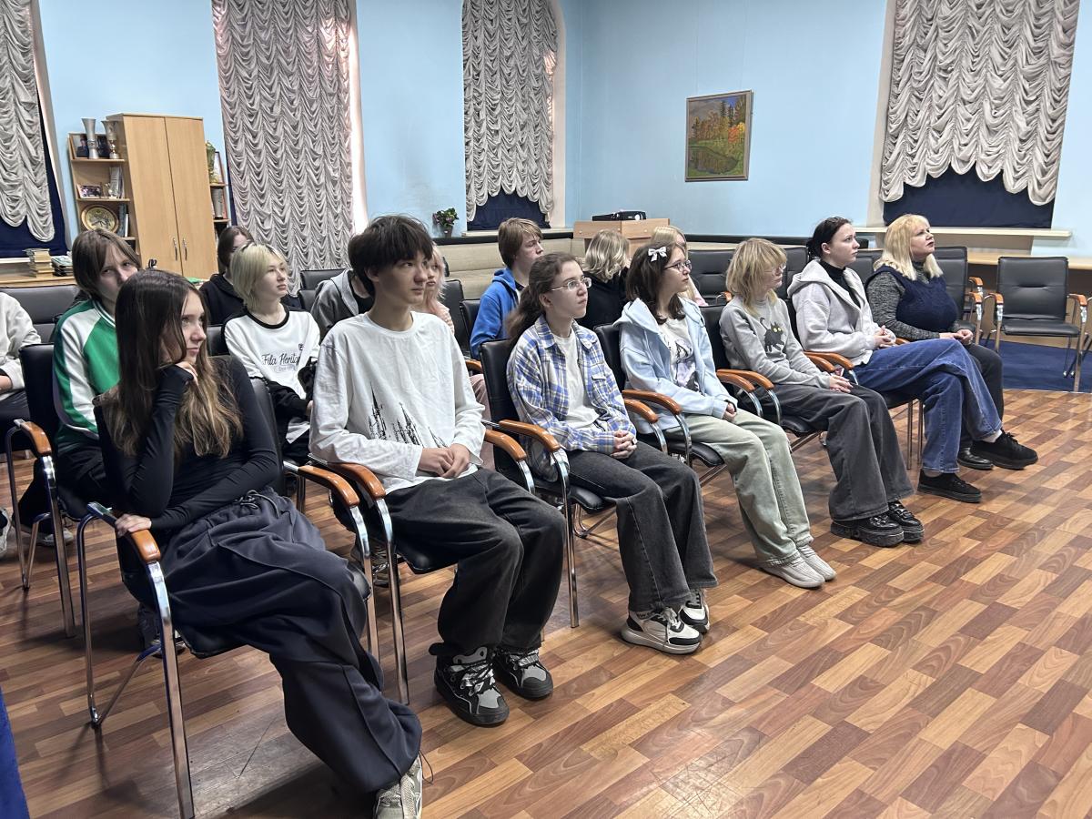 Студенты СКИП приняли участие в заседании кинолектория «Славные страницы истории» Фото 3