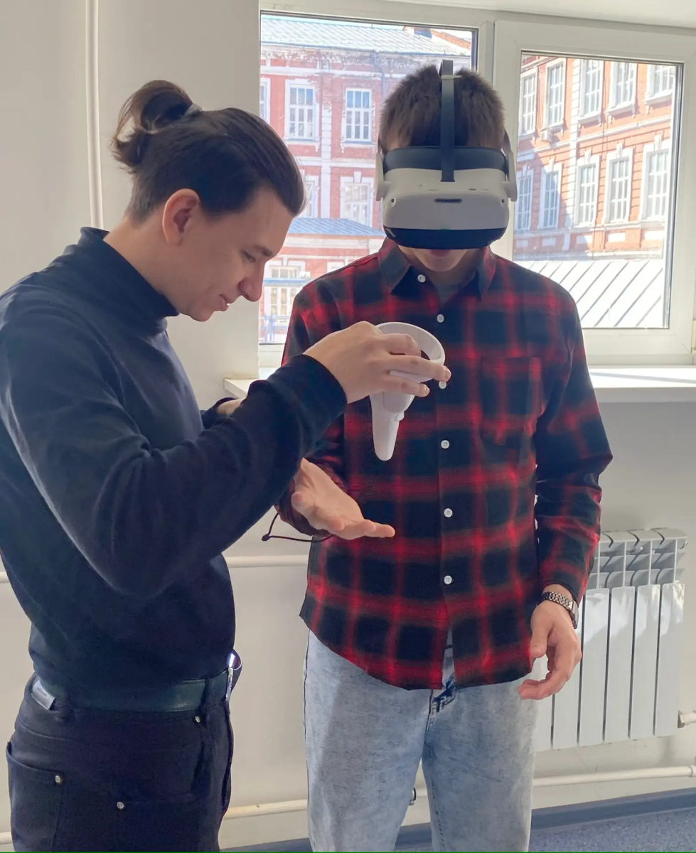 Для школьников с.Белогорное Вольского района прошла экскурсия по университету Фото 2