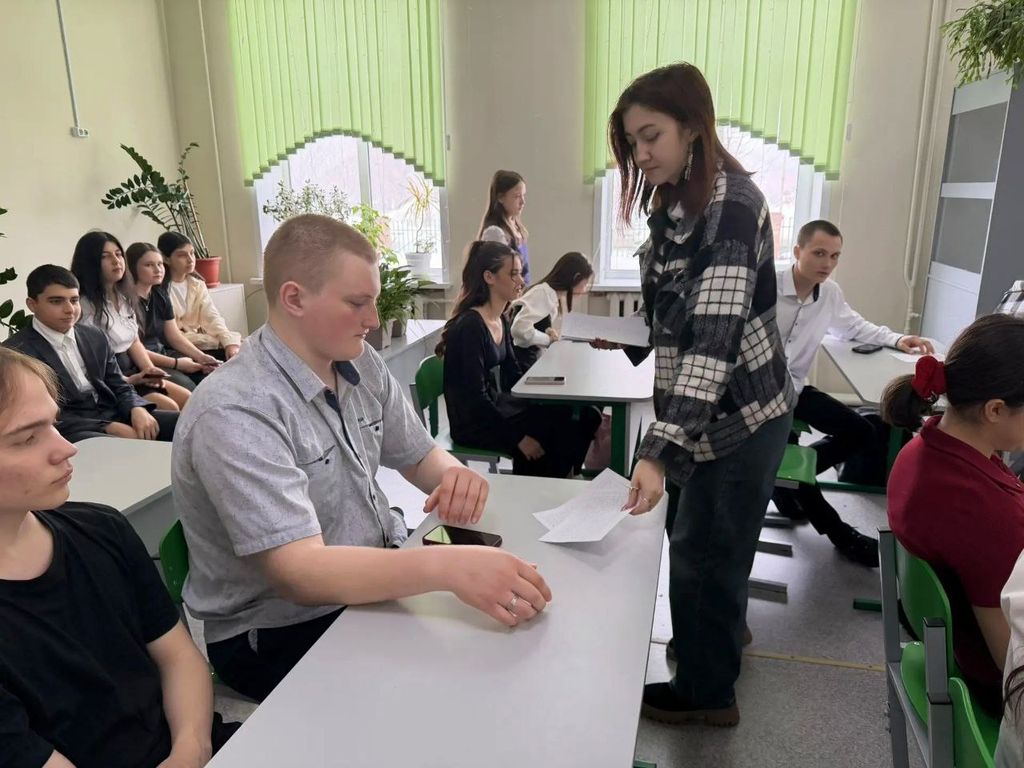 Профориентационная встреча с представителями техникума в МОУ «СОШ с. Преображенка» Фото 4 Профориентационная встреча с представителями техникума в МОУ «СОШ с. Преображенка» Фото 4