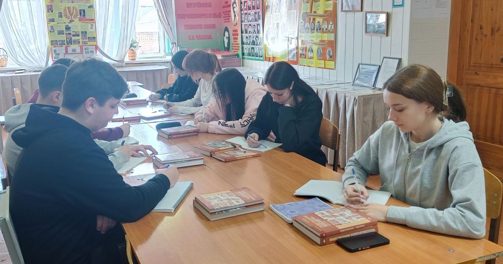 Областная олимпиада по избирательному праву среди обучающихся государственных профессиональных образовательных организаций Саратовской области в 2026 году Фото 3 Областная олимпиада по избирательному праву среди обучающихся государственных профессиональных образовательных организаций Саратовской области в 2026 году Фото 3