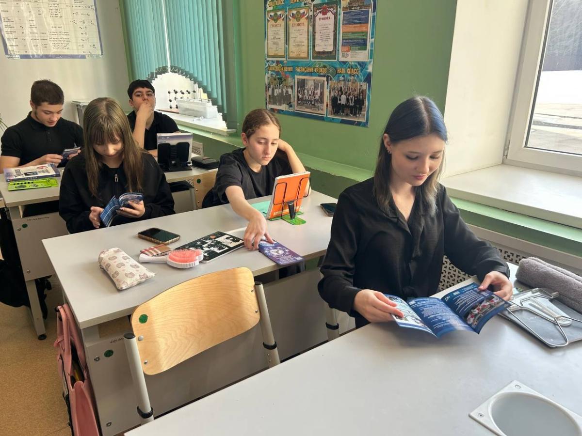 Профориентационная встреча в МОУ «СОШ №77» Фото 1 Профориентационная встреча в МОУ «СОШ №77» Фото 1