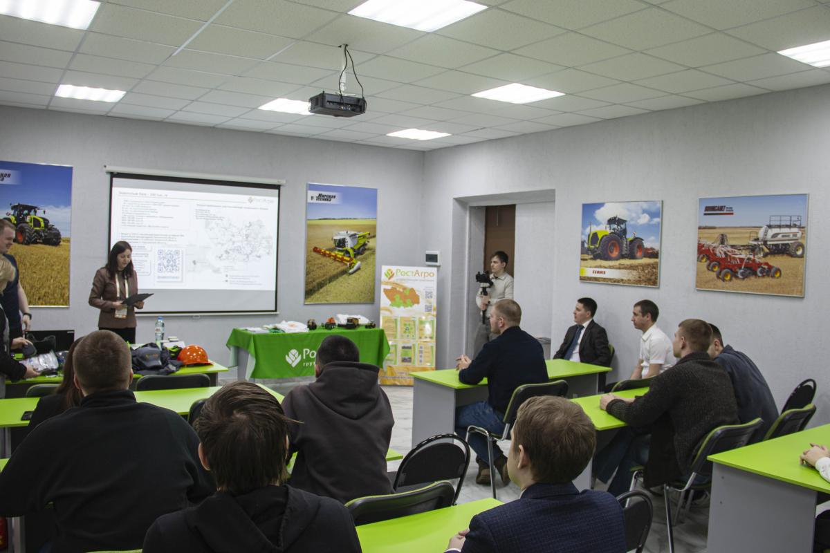 В вузе прошла масштабная встреча студентов с лидерами реального сектора экономики Фото 7