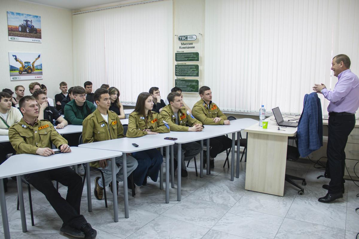 В вузе прошла масштабная встреча студентов с лидерами реального сектора экономики Фото 9