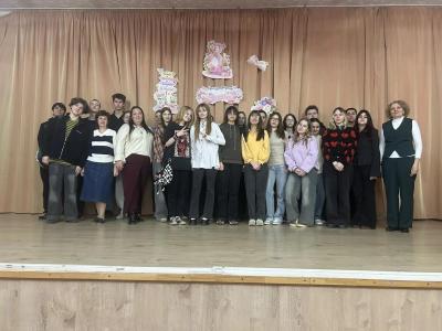 Интеллектуальная игра «Химия – правая рука физики, а математика - ее глаз», посвященная Году единства народов России