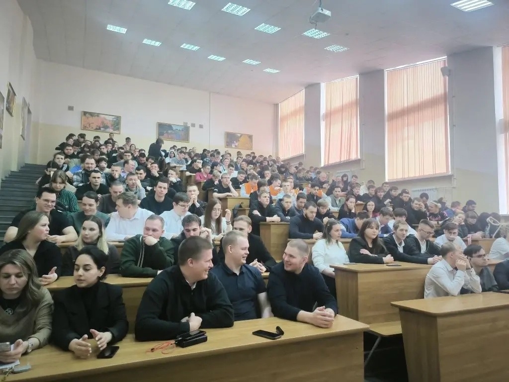 Студенты ФТК посетили День карьеры Фото 3