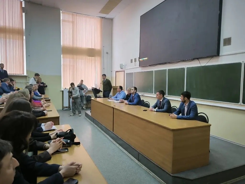 Студенты ФТК посетили День карьеры Фото 5