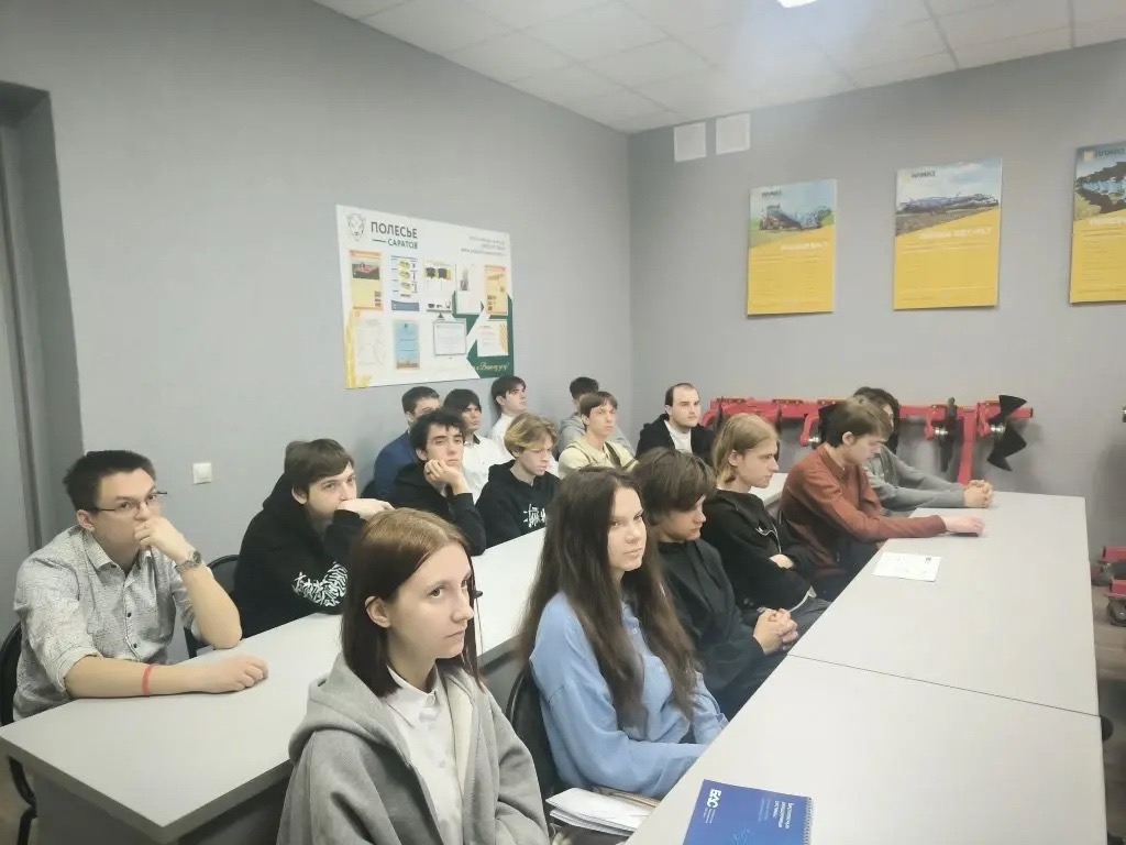 Студенты ФТК посетили День карьеры Фото 6