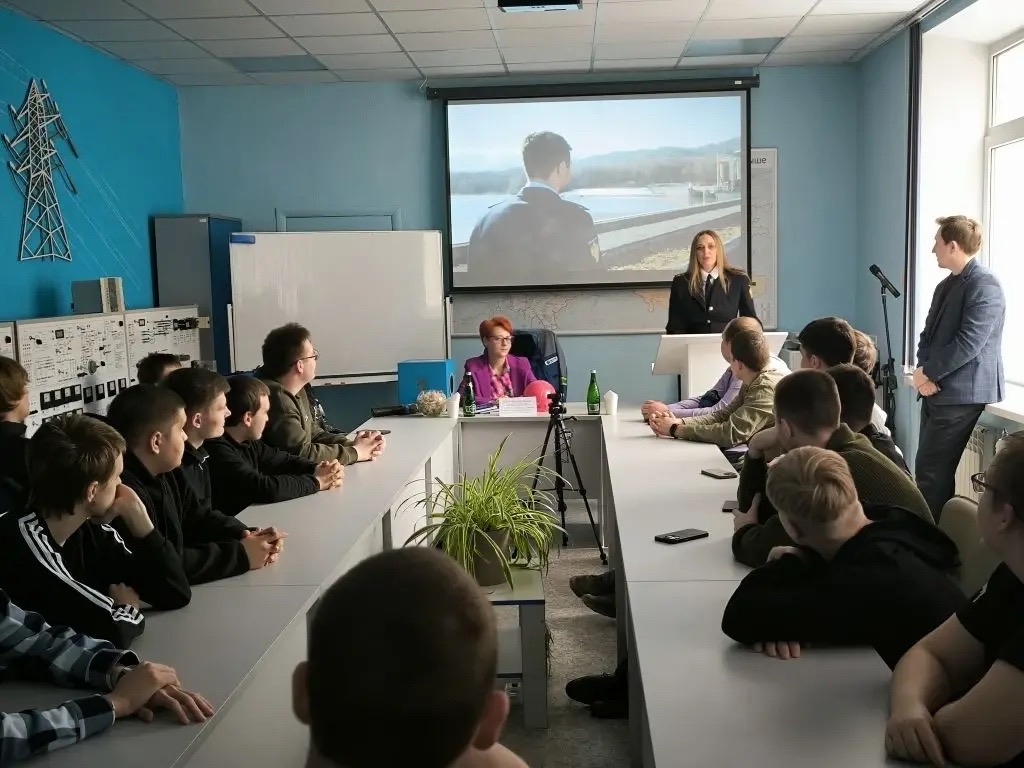 Студенты ФТК посетили День карьеры Фото 7