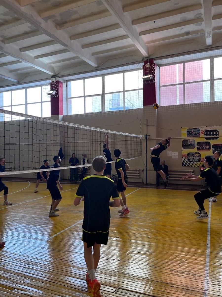 Участие команды юношей ФТК в соревнованиях по волейболу Фото 2