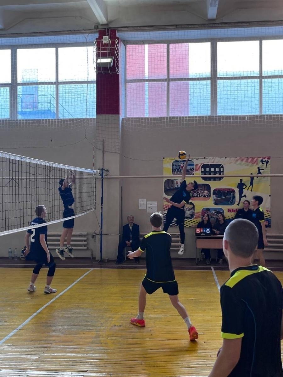 Участие команды юношей ФТК в соревнованиях по волейболу Фото 3