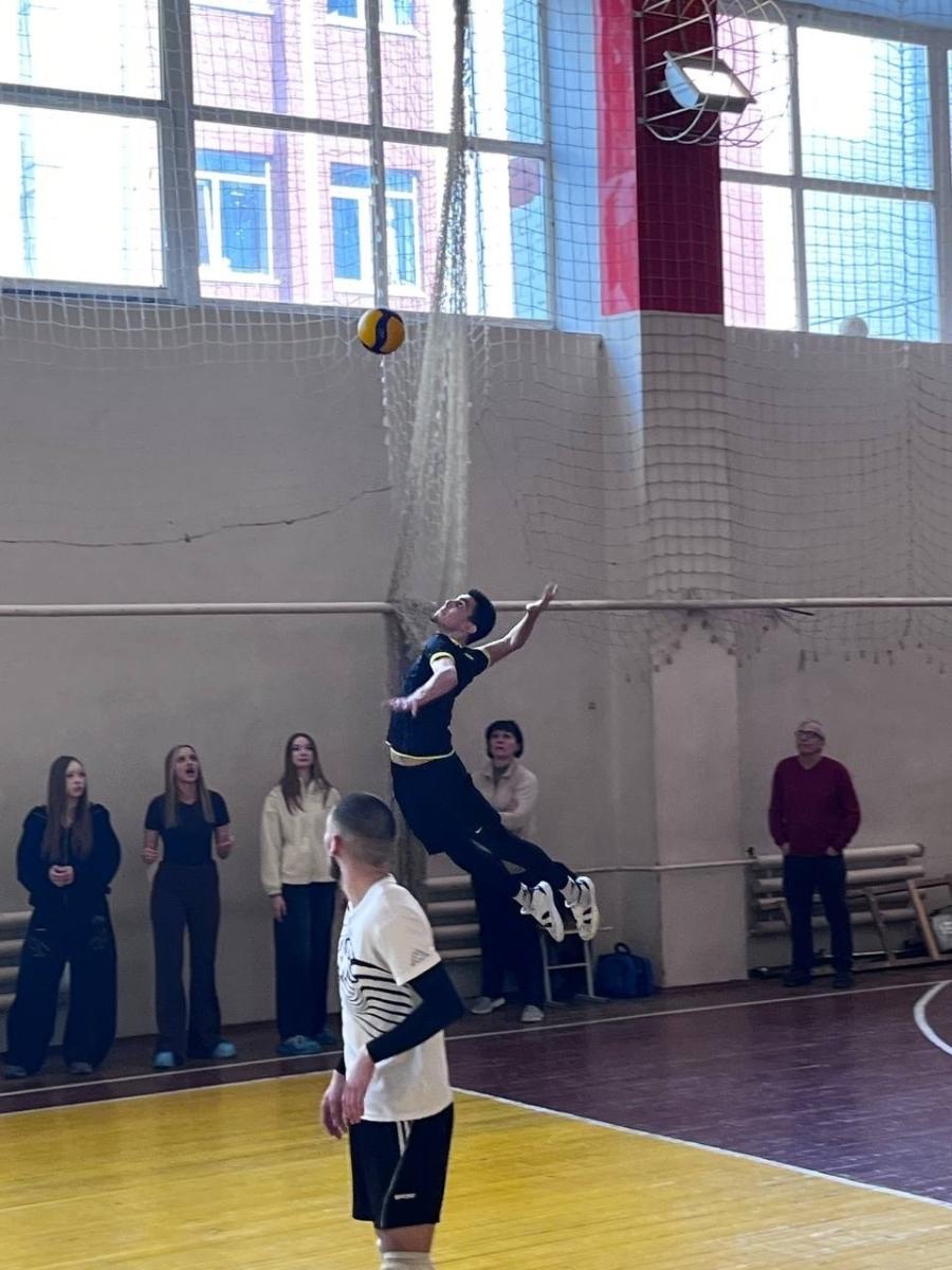 Участие команды юношей ФТК в соревнованиях по волейболу Фото 6