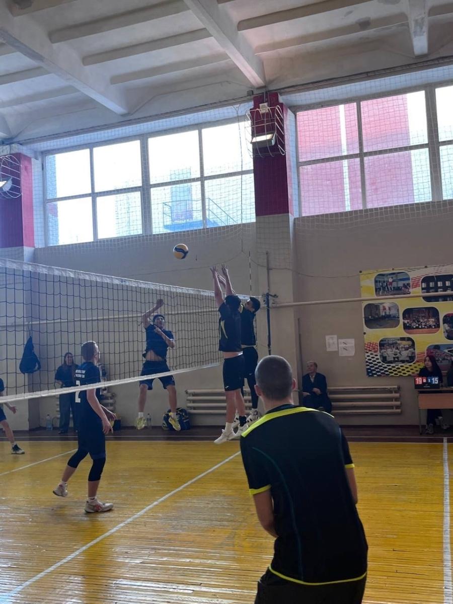 Участие команды юношей ФТК в соревнованиях по волейболу Фото 7