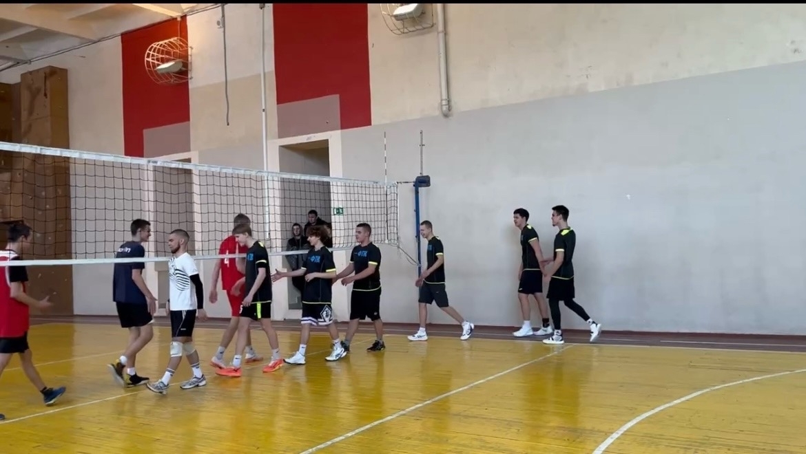Участие команды юношей ФТК в соревнованиях по волейболу
