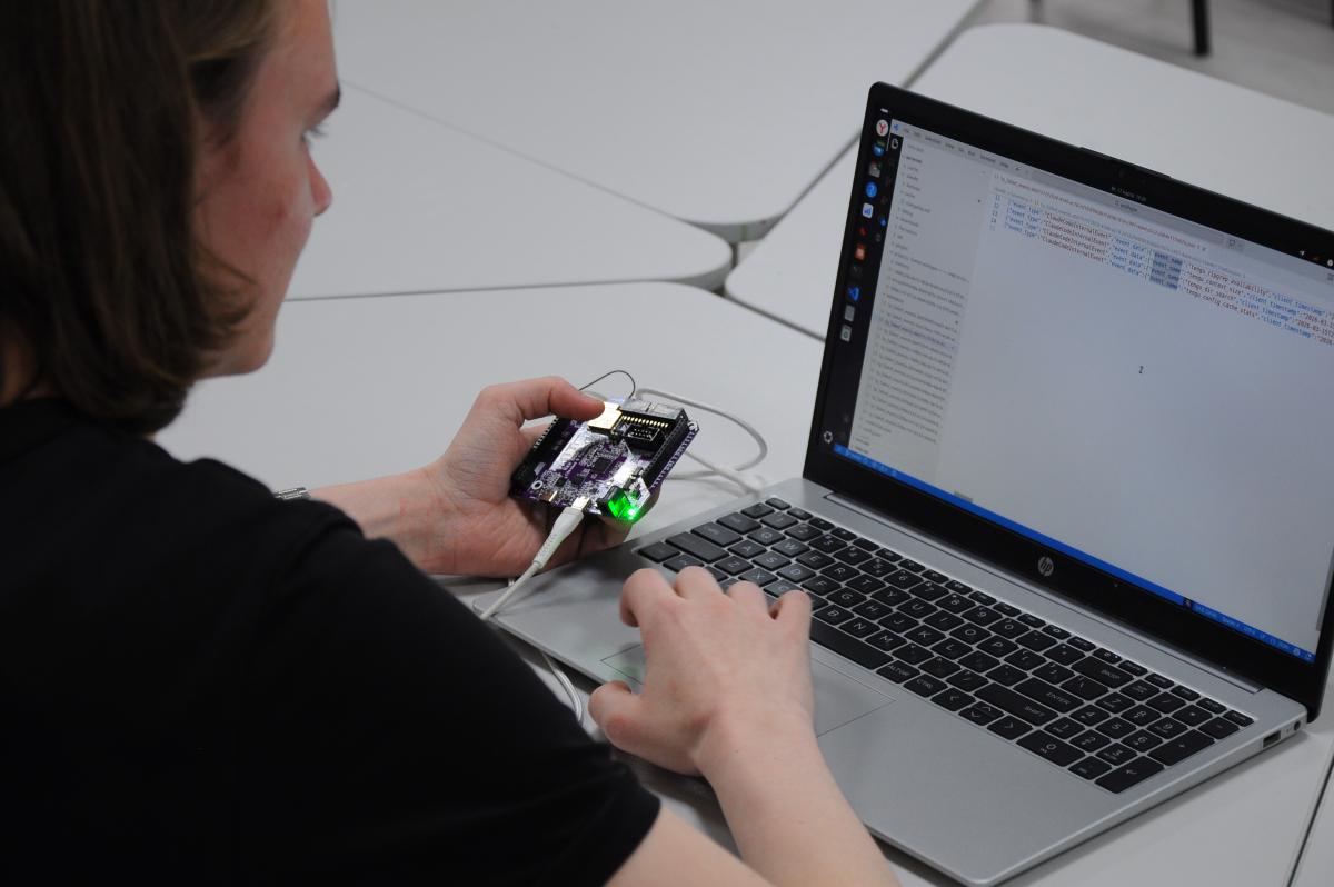 Ученые вуза разработали отечественную плату 1T Rex Board для обучения и робототехники Фото 4 Ученые вуза разработали отечественную плату 1T Rex Board для обучения и робототехники Фото 4