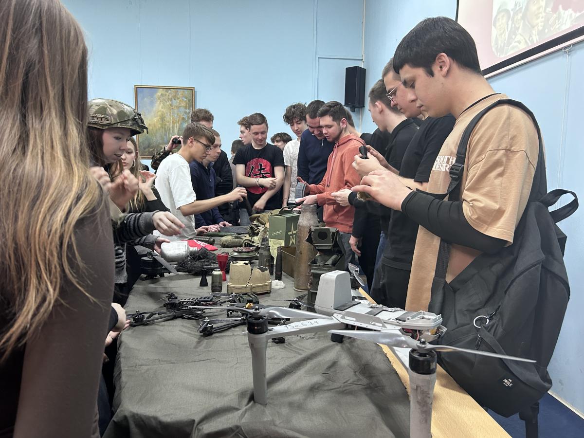 Вавиловцы встретились с участником СВО Сергеем Целихиным Фото 15 Вавиловцы встретились с участником СВО Сергеем Целихиным Фото 15