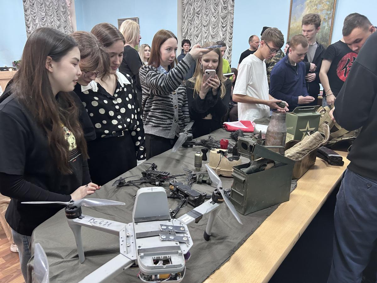 Вавиловцы встретились с участником СВО Сергеем Целихиным Фото 7 Вавиловцы встретились с участником СВО Сергеем Целихиным Фото 7