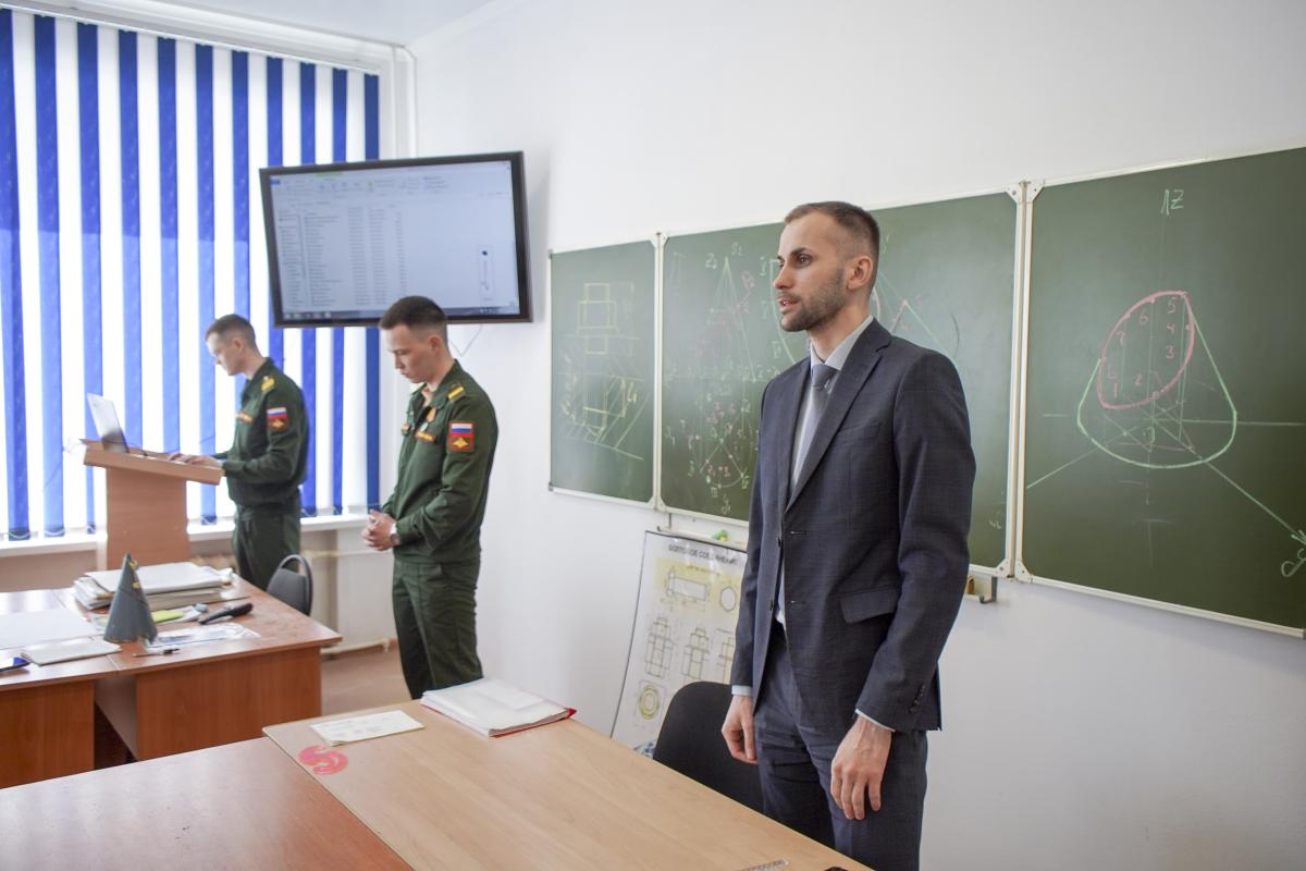 Студенты встретились с бойцами войск беспилотных систем и представителями 12 ГУ МО Фото 1 Студенты встретились с бойцами войск беспилотных систем и представителями 12 ГУ МО Фото 1