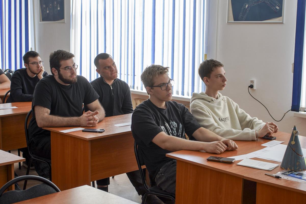 Студенты встретились с бойцами войск беспилотных систем и представителями 12 ГУ МО Фото 5 Студенты встретились с бойцами войск беспилотных систем и представителями 12 ГУ МО Фото 5