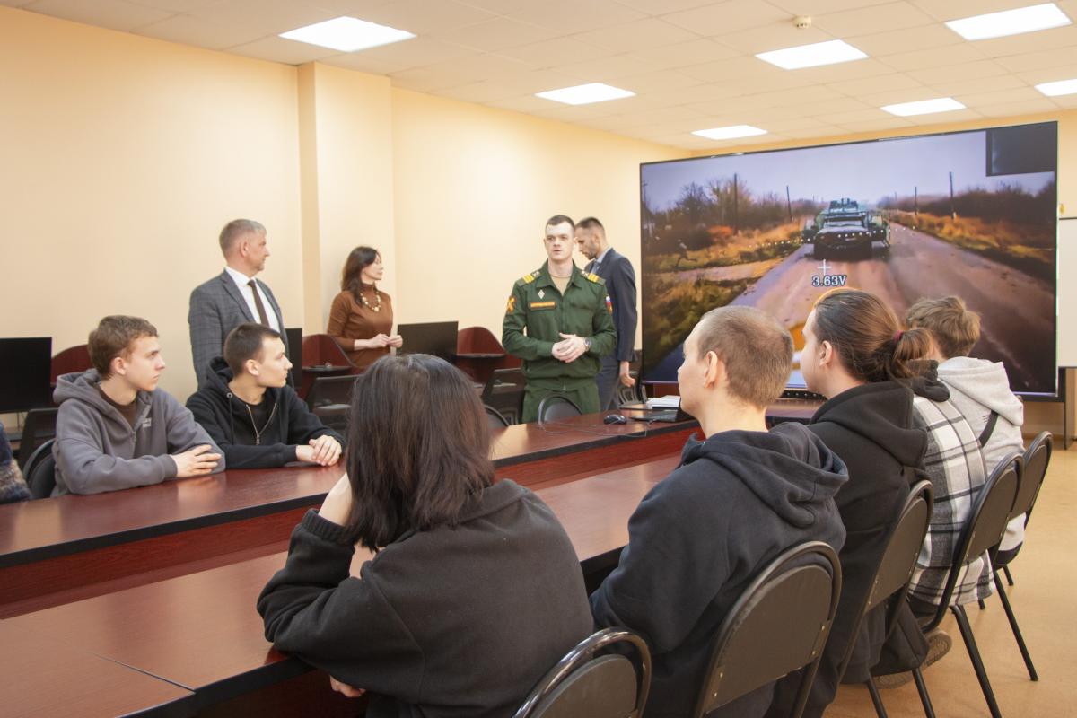 Студенты ФТК встретились с бойцами войск беспилотных систем и представителями 12 ГУ МО Фото 2
