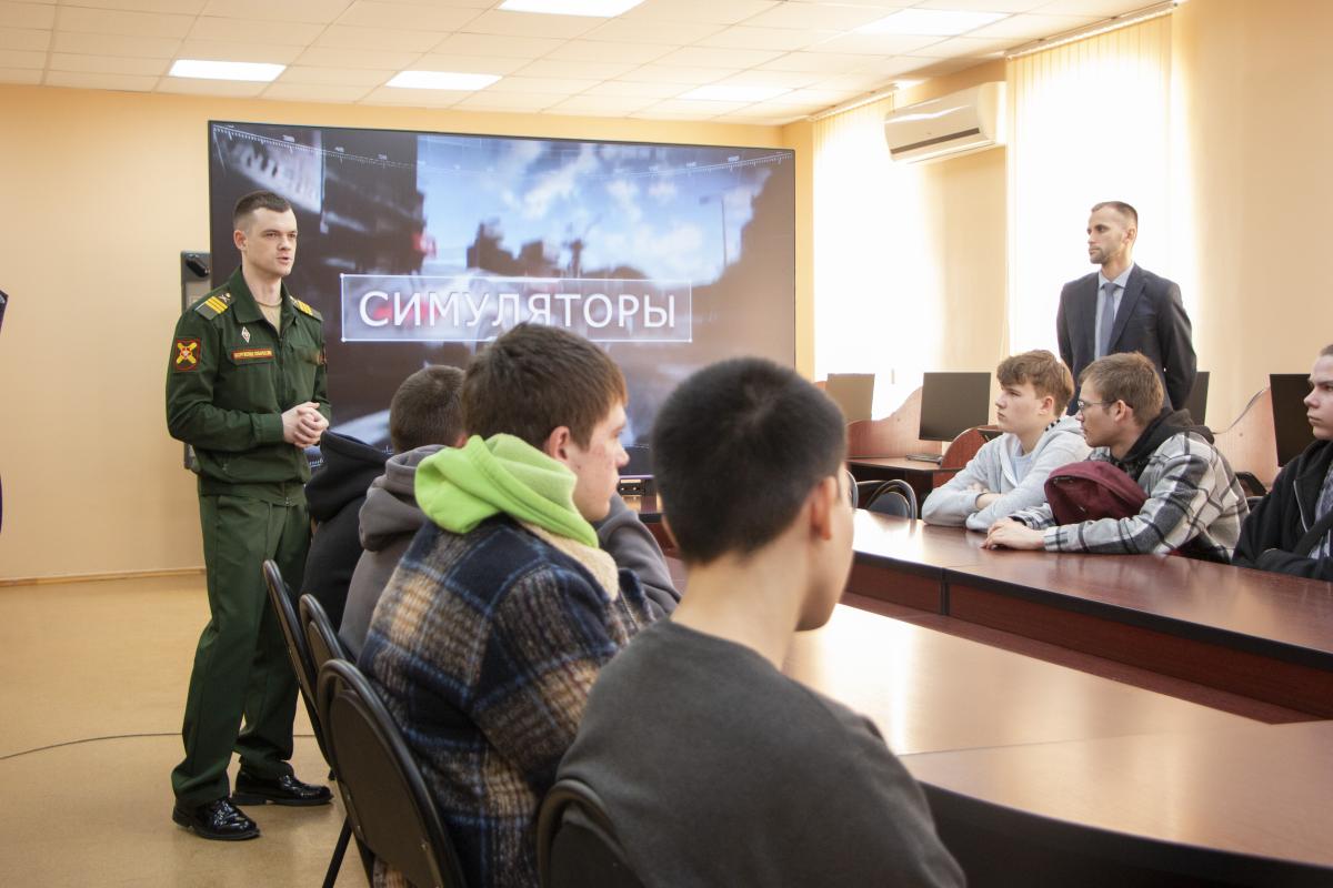 Студенты ФТК встретились с бойцами войск беспилотных систем и представителями 12 ГУ МО Фото 3