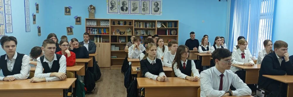 В агроклассах Пугачева прошли практические занятия по робототехнике и биологии Фото 1