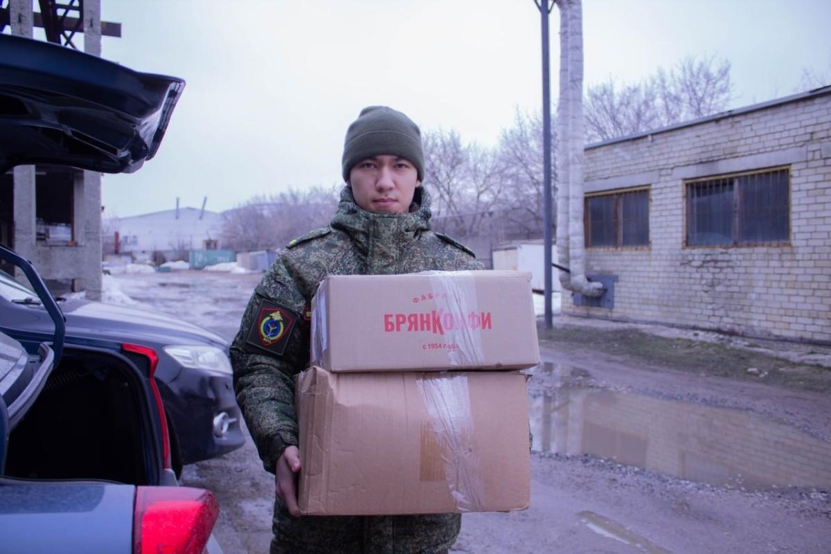 Студенты Вавиловского университета отправили гуманитарную помощь батальону «Русский мир 64» Фото 1 Студенты Вавиловского университета отправили гуманитарную помощь батальону «Русский мир 64» Фото 1