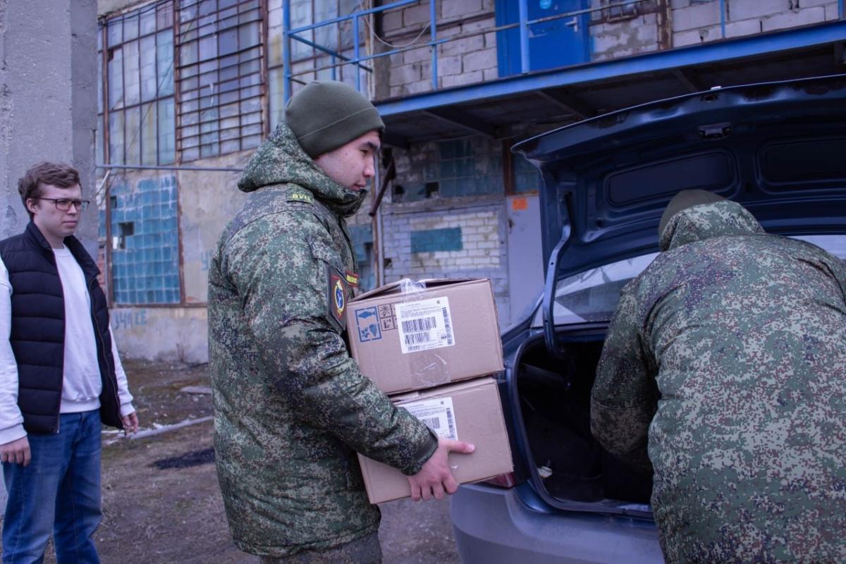 Активисты университета собрали и передали очередную партию гуманитарной помощи в зону СВО Фото 2 Активисты университета собрали и передали очередную партию гуманитарной помощи в зону СВО Фото 2
