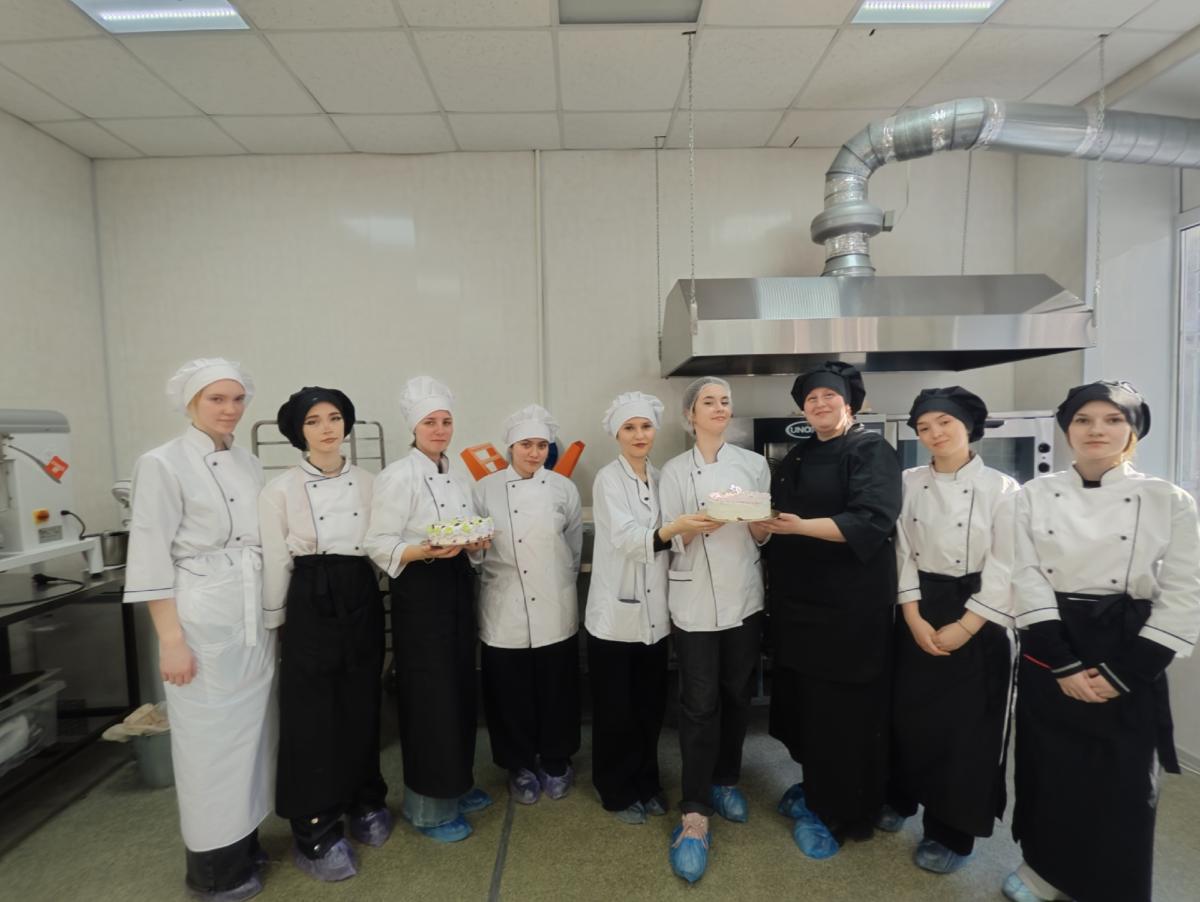 Будущие технологи хлебопечения освоили современное печное оборудование и провели сравнительную дегустацию