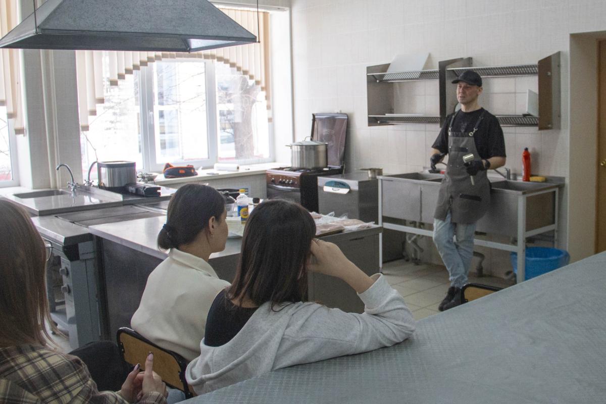 Мастер-классы от ведущих специалистов-практиков для школьников и студентов колледжей в рамках VII Международного научно-практического форума «День хлеба и соли» Фото 4 Мастер-классы от ведущих специалистов-практиков для школьников и студентов колледжей в рамках VII Международного научно-практического форума «День хлеба и соли» Фото 4