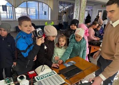 Встреча с будущими абитуриентами: ученые и студенты Вавиловского университета провели профориентационные мастер-классы в МАОУ «СОШ № 51 имени Г.К. Жукова» г. Саратова