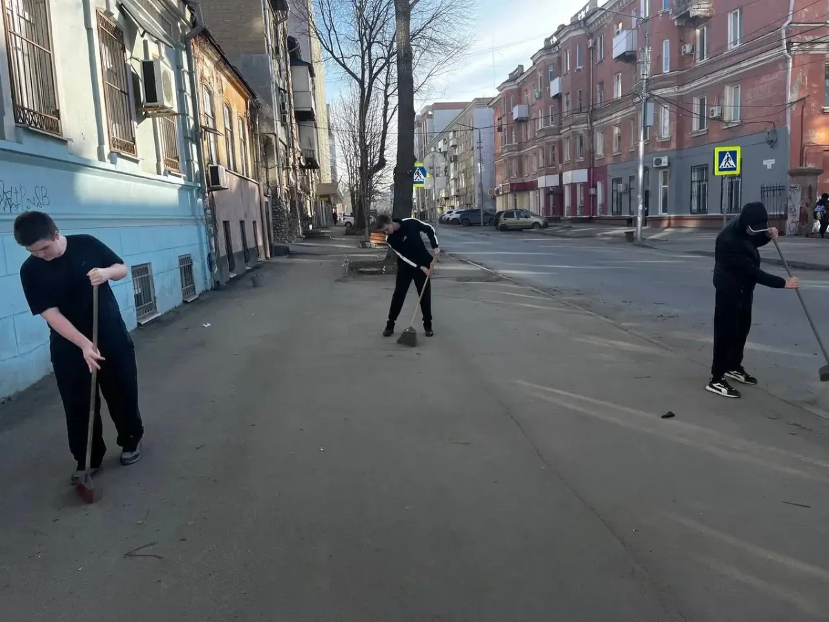 Участие в общегородском субботнике Фото 1