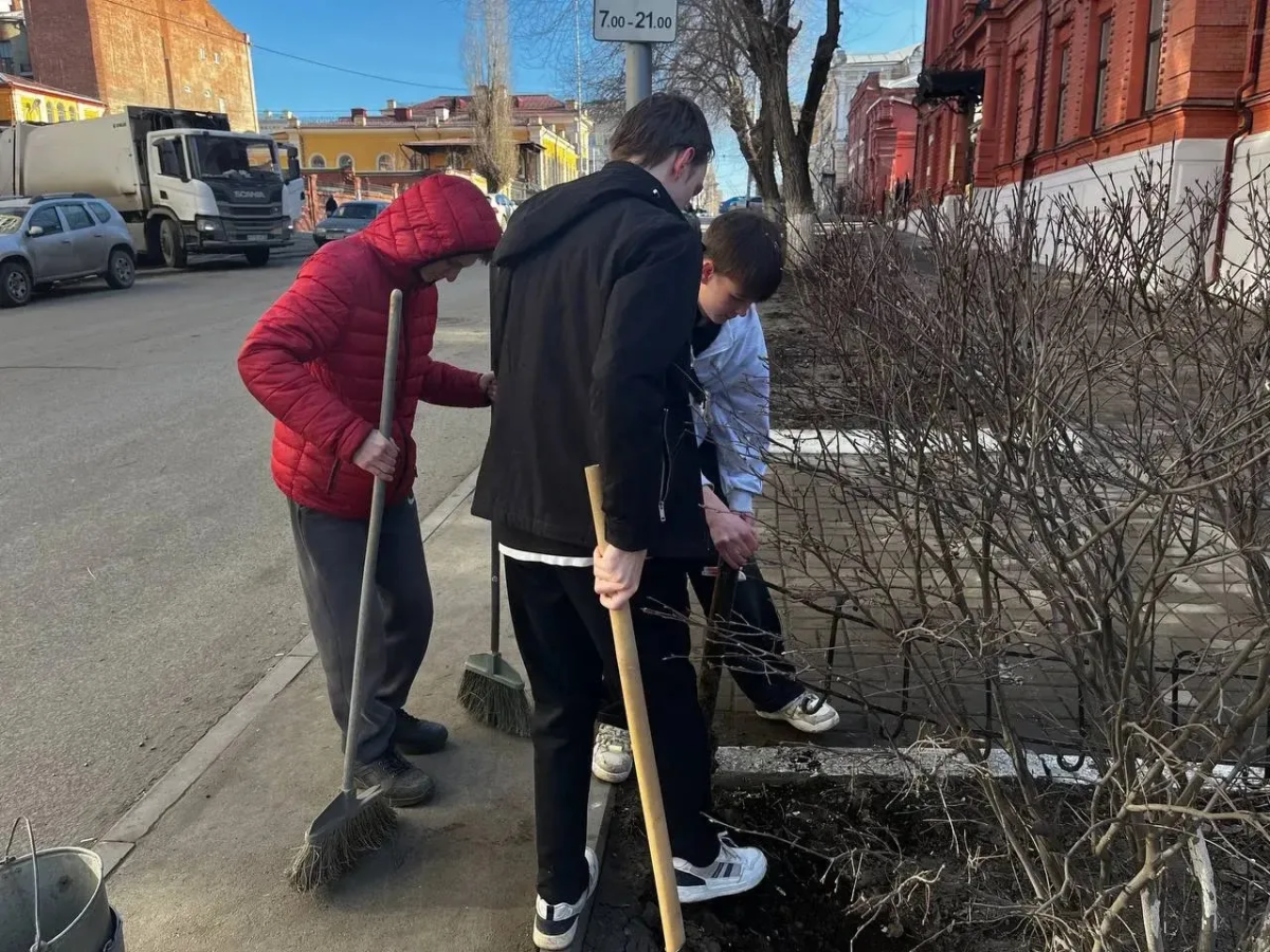 Участие в общегородском субботнике Фото 2