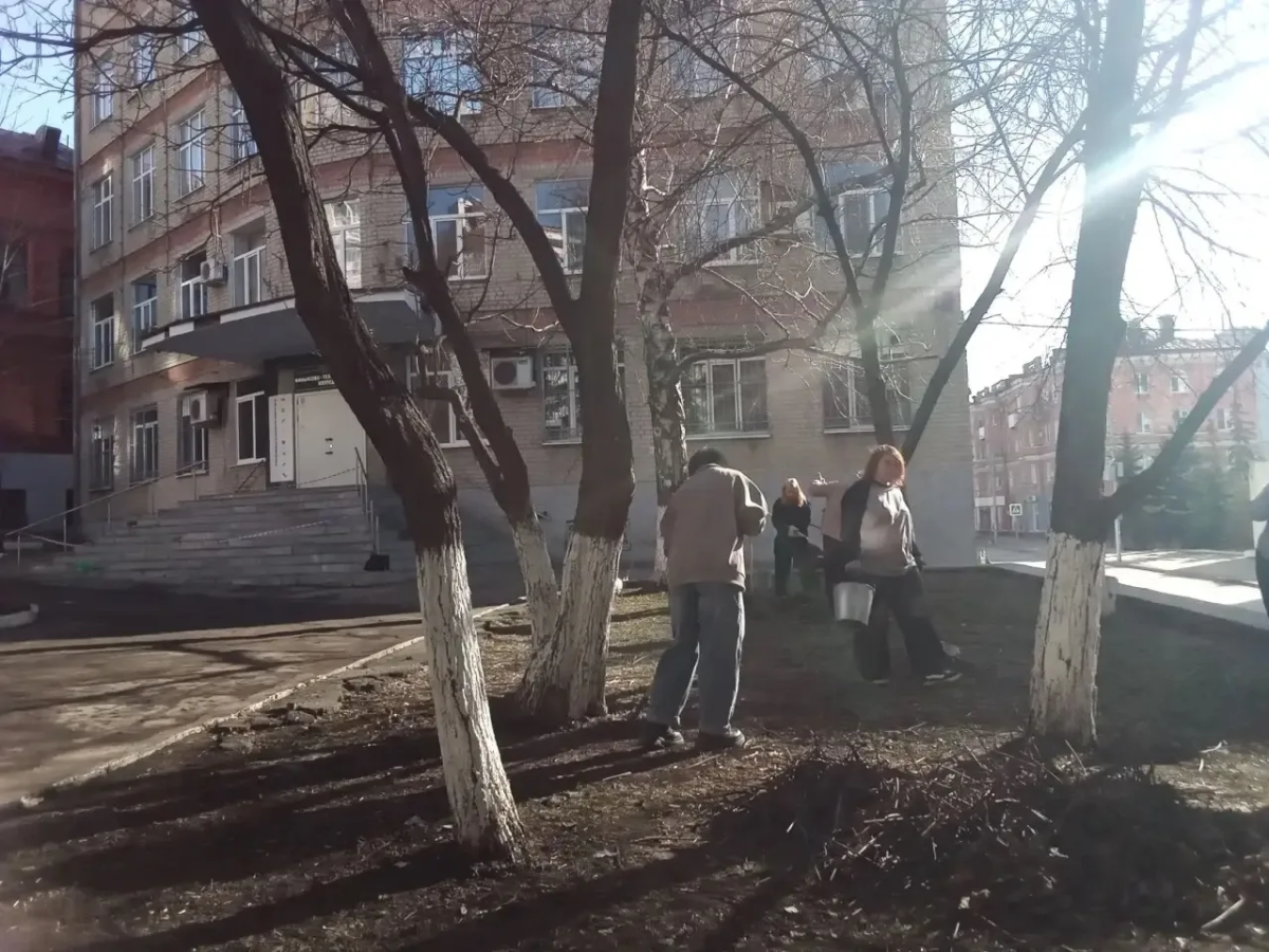 Участие в общегородском субботнике Фото 4