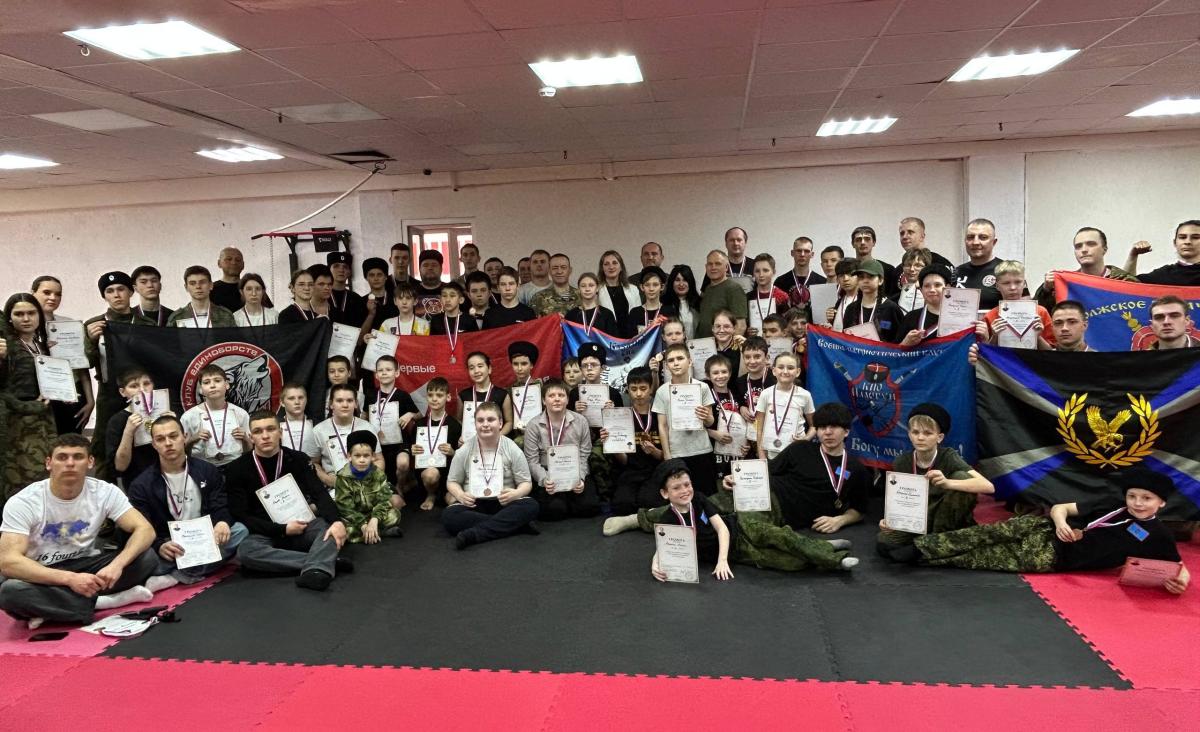 Студент университета - бронзовый призер Открытого турнира по ножевому бою Фото 2