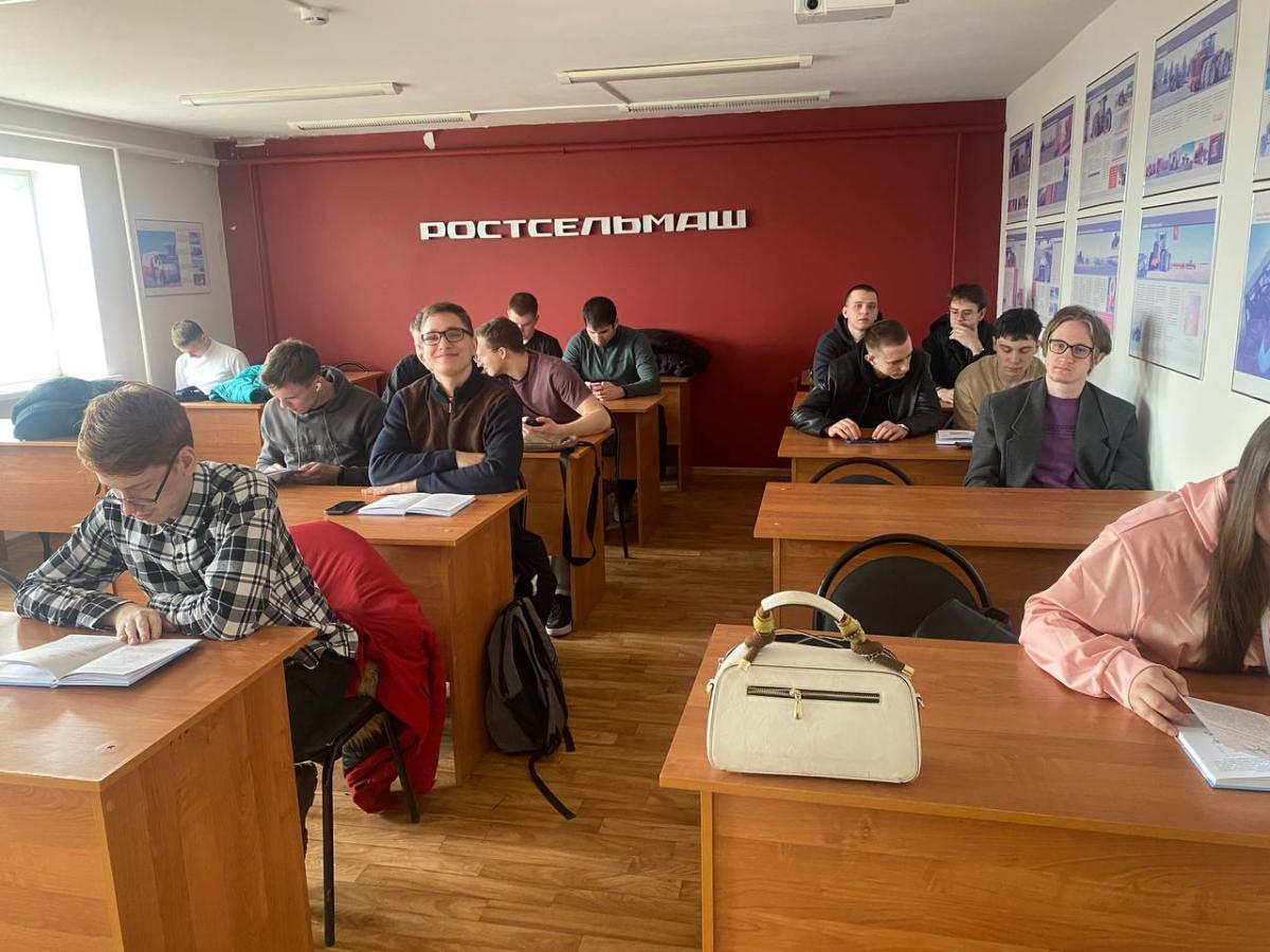 Выездное занятие в УНПО «АгроЭкспоцентр" кафедры "Техническое обеспечение АПК" Фото 3