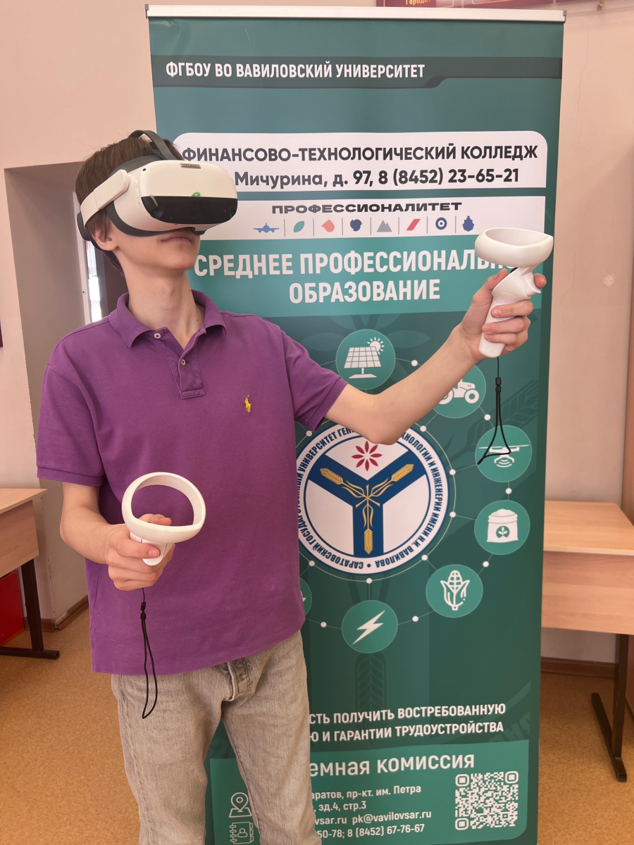 Ярмарка СПО в МАОУ «Лицей Солярис» Фото 1