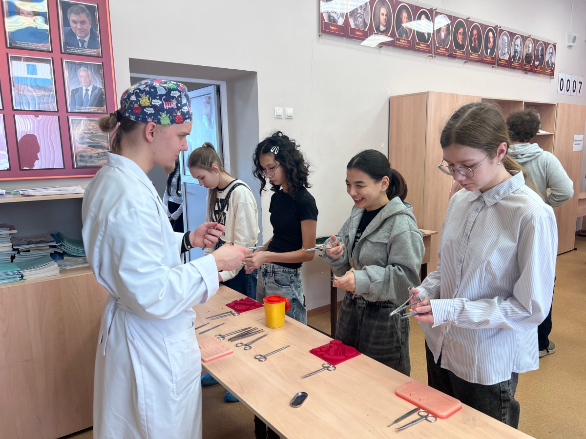 Ярмарка СПО в МАОУ «Лицей Солярис» Фото 2