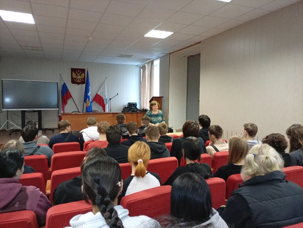 Будущее без вредных привычек: студенты Вавиловского университета обсудили здоровье с врачом-педиатром Фото 1