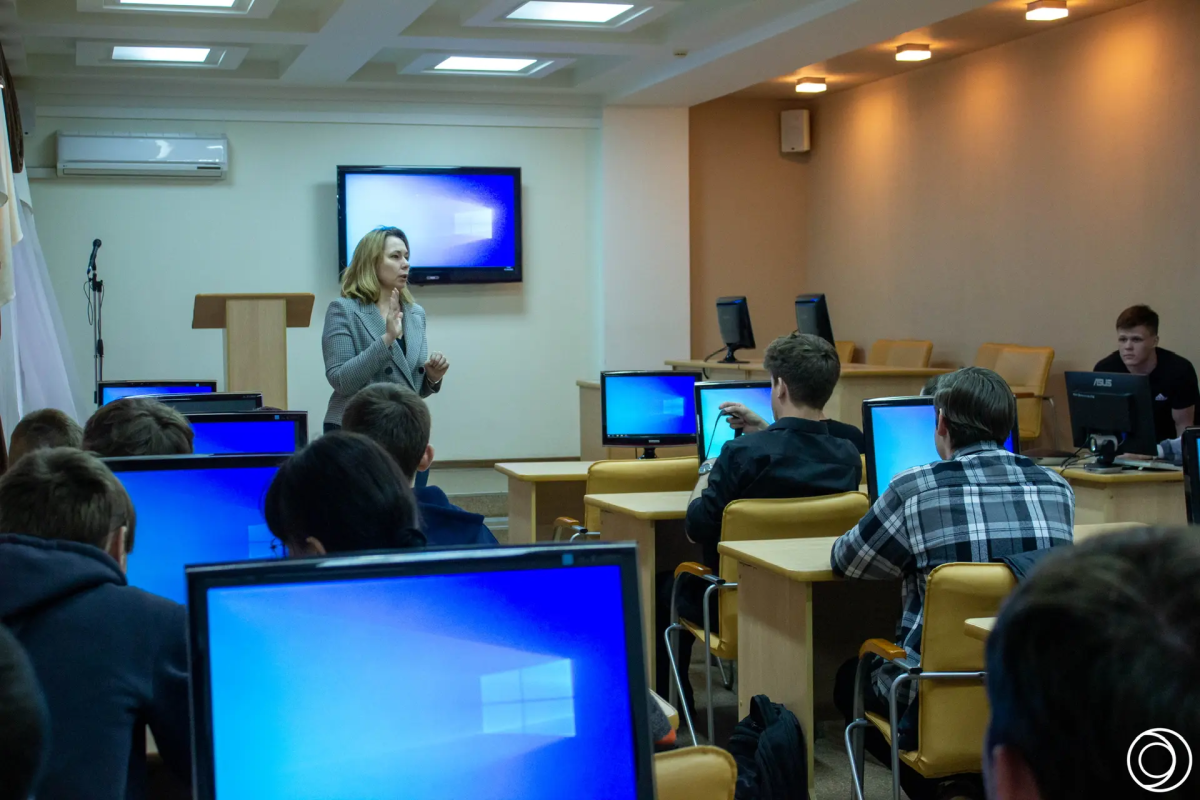 Психолог вуза провела антикризисную встречу со студентами